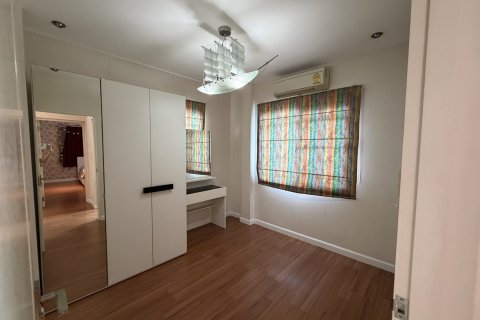 House in Bang Kapi, Bangkok, Thailand 3 bedrooms № 156424 - photo 21