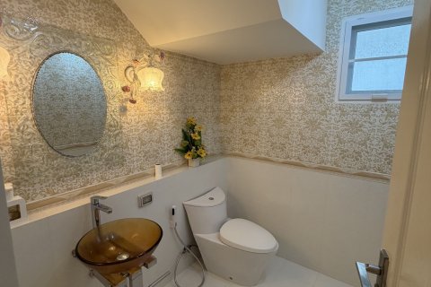 House in Bang Kapi, Bangkok, Thailand 3 bedrooms № 156424 - photo 11