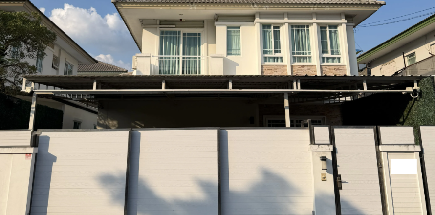 House in Bang Kapi, Bangkok, Thailand 3 bedrooms № 156424