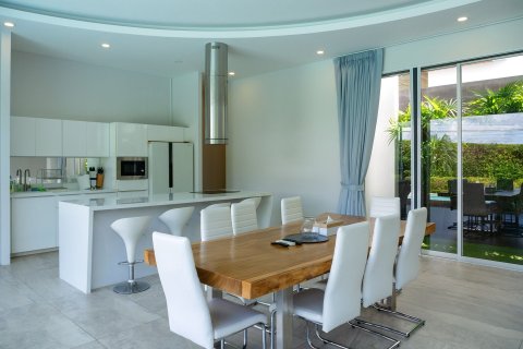 Villa in Phuket, Thailand 4 bedrooms № 151482 - photo 11