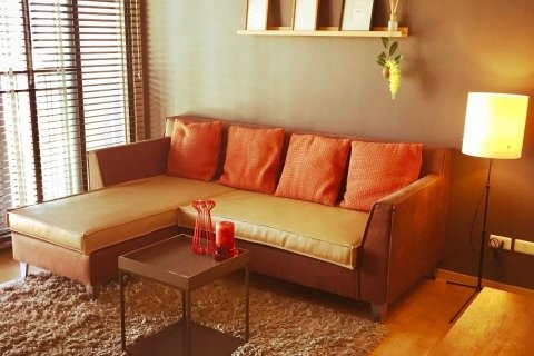 Studio dans le Condo à Watthana, Bangkok, Thaïlande  № 172152 - photo 3