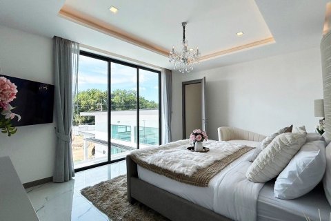 Villa in Pattaya, Thailand 4 bedrooms № 172153 - photo 4