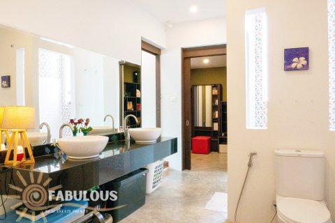 Villa in Rawai, Thailand 2 bedrooms № 179670 - photo 10