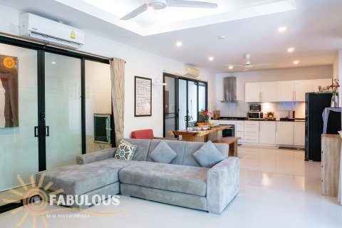 Villa in Rawai, Thailand 2 bedrooms № 179670 - photo 2
