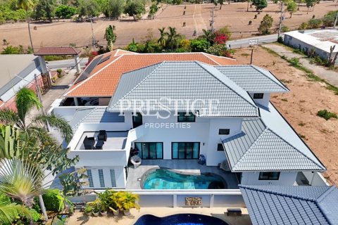 Casa de 4 dormitorios en Pattaya, Tailandia № 233244