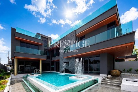 Casa de 7 dormitorios en Pattaya, Tailandia № 233242