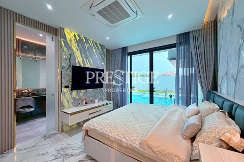 House in Pattaya, Thailand 7 bedrooms № 233242 - photo 13