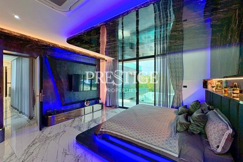 House in Pattaya, Thailand 7 bedrooms № 233242 - photo 22