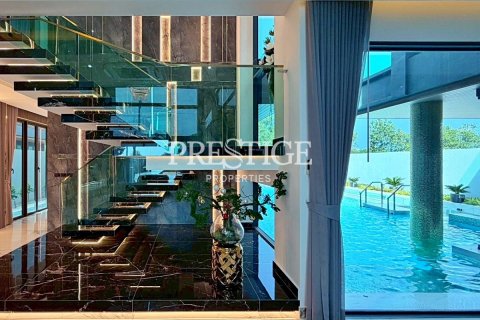 House in Pattaya, Thailand 7 bedrooms № 233242 - photo 19