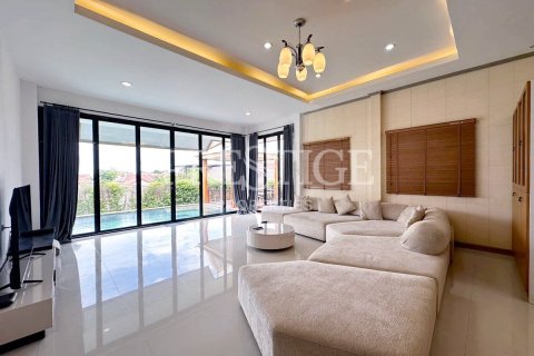 Haus in Pattaya, Thailand 6 Schlafzimmer № 233240 - Foto 3