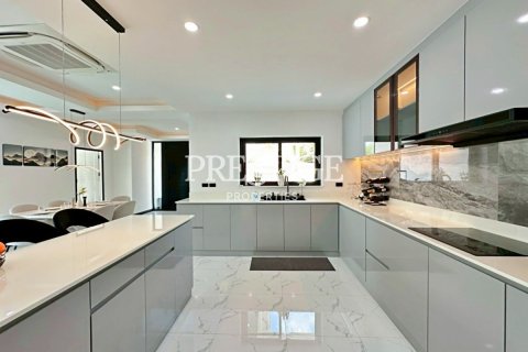 Haus in Pattaya, Thailand 4 Schlafzimmer № 233245 - Foto 12