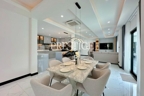 Haus in Pattaya, Thailand 4 Schlafzimmer № 233245 - Foto 8