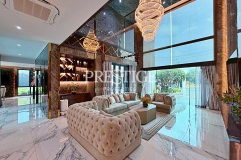 Haus in Pattaya, Thailand 7 Schlafzimmer № 233243 - Foto 2