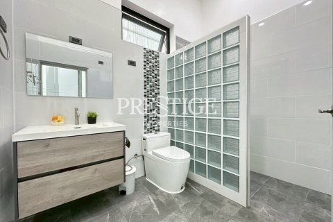 House in Pattaya, Thailand 3 bedrooms № 197620 - photo 19
