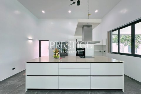 House in Pattaya, Thailand 3 bedrooms № 197620 - photo 7