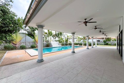 House in Pattaya, Thailand 3 bedrooms № 197620 - photo 25