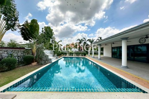 House in Pattaya, Thailand 3 bedrooms № 197620 - photo 26