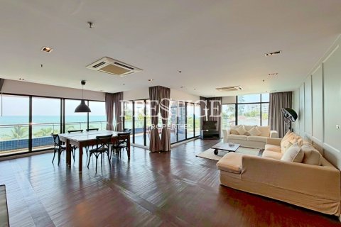 Condo in Pattaya, Thailand, 3 bedrooms № 197623
