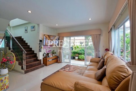 House in Pattaya, Thailand 4 bedrooms № 197621 - photo 3