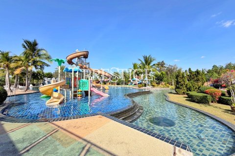 House in Pattaya, Thailand 4 bedrooms № 197621 - photo 30