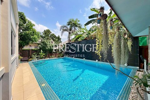 House in Pattaya, Thailand 4 bedrooms № 197621 - photo 23