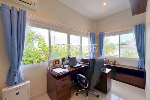 House in Pattaya, Thailand 4 bedrooms № 197621 - photo 16