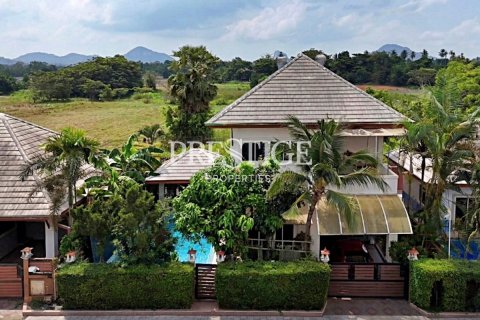 House in Pattaya, Thailand 4 bedrooms № 197621 - photo 27