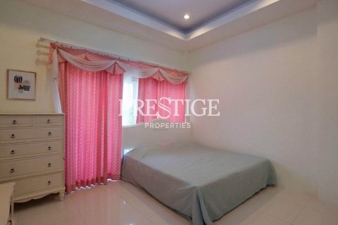 House in Pattaya, Thailand 4 bedrooms № 197621 - photo 15