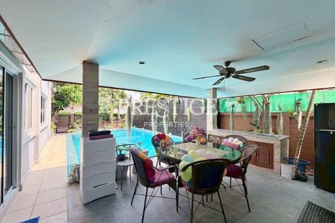 House in Pattaya, Thailand 4 bedrooms № 197621 - photo 18
