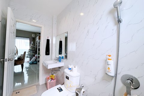 House in Pak Kret, Thailand 4 bedrooms № 153465 - photo 19