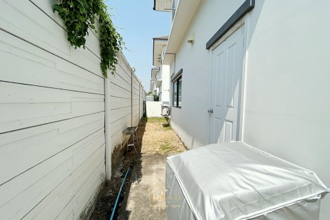 House in Pak Kret, Thailand 4 bedrooms № 153465 - photo 5