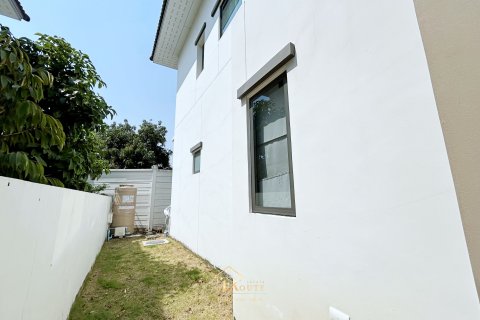 House in Pak Kret, Thailand 4 bedrooms № 153465 - photo 7