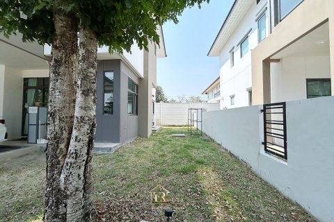 House in Pak Kret, Thailand 4 bedrooms № 153465 - photo 2