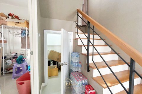 House in Pak Kret, Thailand 4 bedrooms № 153465 - photo 24