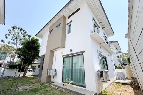 House in Pak Kret, Thailand 4 bedrooms № 153465 - photo 4