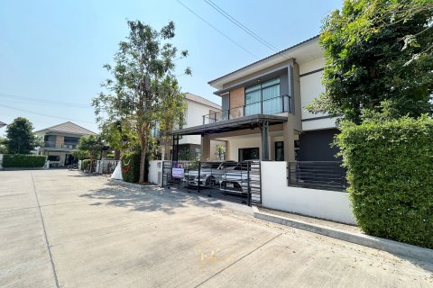 House in Pak Kret, Thailand 4 bedrooms № 153465 - photo 23
