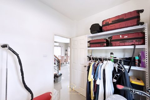 House in Pak Kret, Thailand 4 bedrooms № 153465 - photo 22