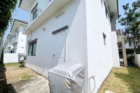 House in Pak Kret, Thailand 4 bedrooms № 153465 - photo 6