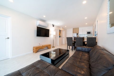 Condo in Kathu, Thailand, 2 bedrooms  № 140507 - photo 6