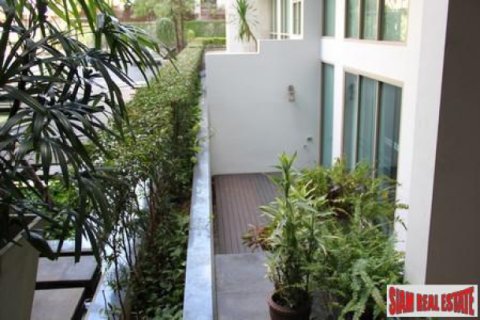 Apartment in Bangkok, Thailand 4 bedrooms № 192915 - photo 4