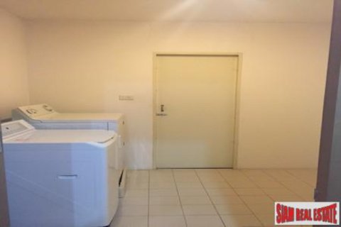 Apartment in Bangkok, Thailand 3 bedrooms № 192920 - photo 3