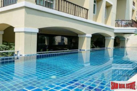 Apartment in Bangkok, Thailand 3 bedrooms № 192920 - photo 5