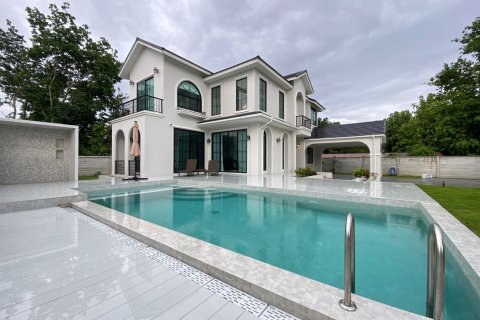 House in Chiang Mai, Thailand 3 bedrooms № 133348