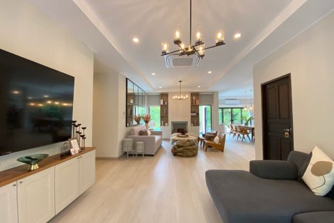 Villa in Chiang Mai, Thailand 4 bedrooms № 133349 - photo 2