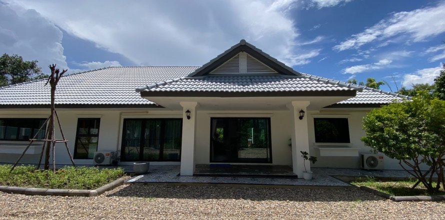 Villa in Chiang Mai, Thailand 4 bedrooms № 133349