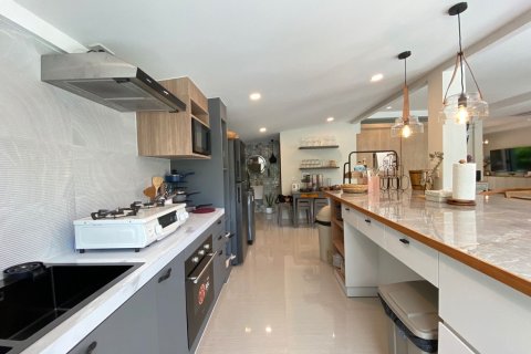 Villa in Chiang Mai, Thailand 4 bedrooms № 133349 - photo 12