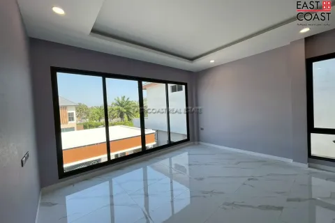 Casa de 3 dormitorios en Pattaya, Tailandia № 212856 - foto 10