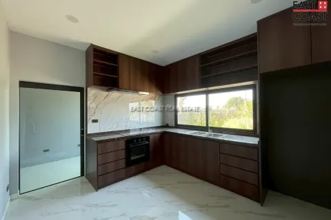 Casa de 3 dormitorios en Pattaya, Tailandia № 212856 - foto 6