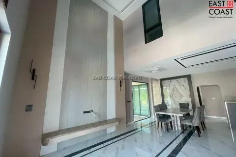 Casa de 3 dormitorios en Pattaya, Tailandia № 212856 - foto 8