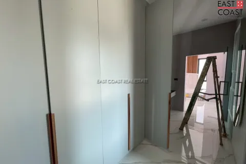 Casa de 3 dormitorios en Pattaya, Tailandia № 212856 - foto 17